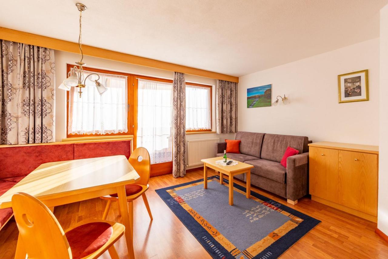 Pension Alpenrose แซร์เฟาส์ ภายนอก รูปภาพ