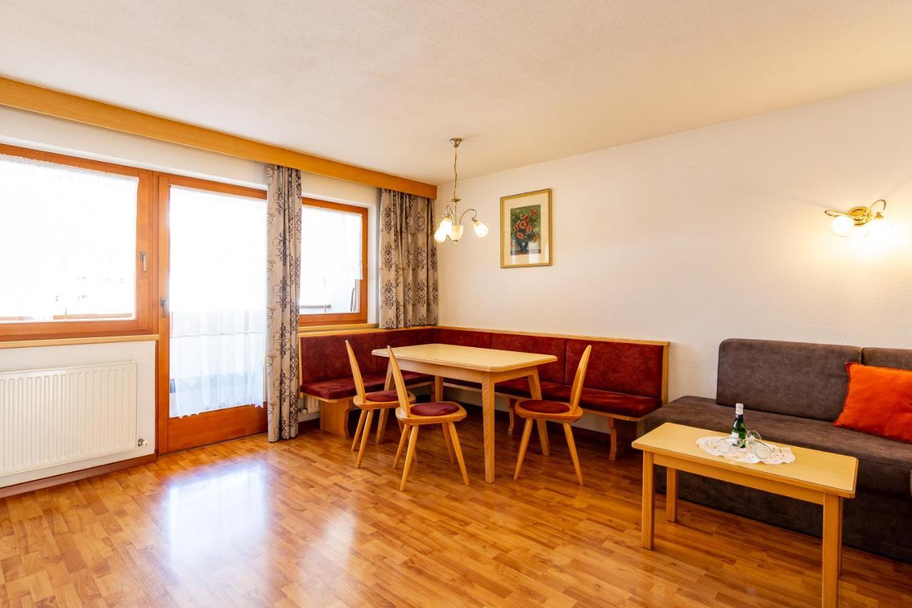 Pension Alpenrose แซร์เฟาส์ ภายนอก รูปภาพ