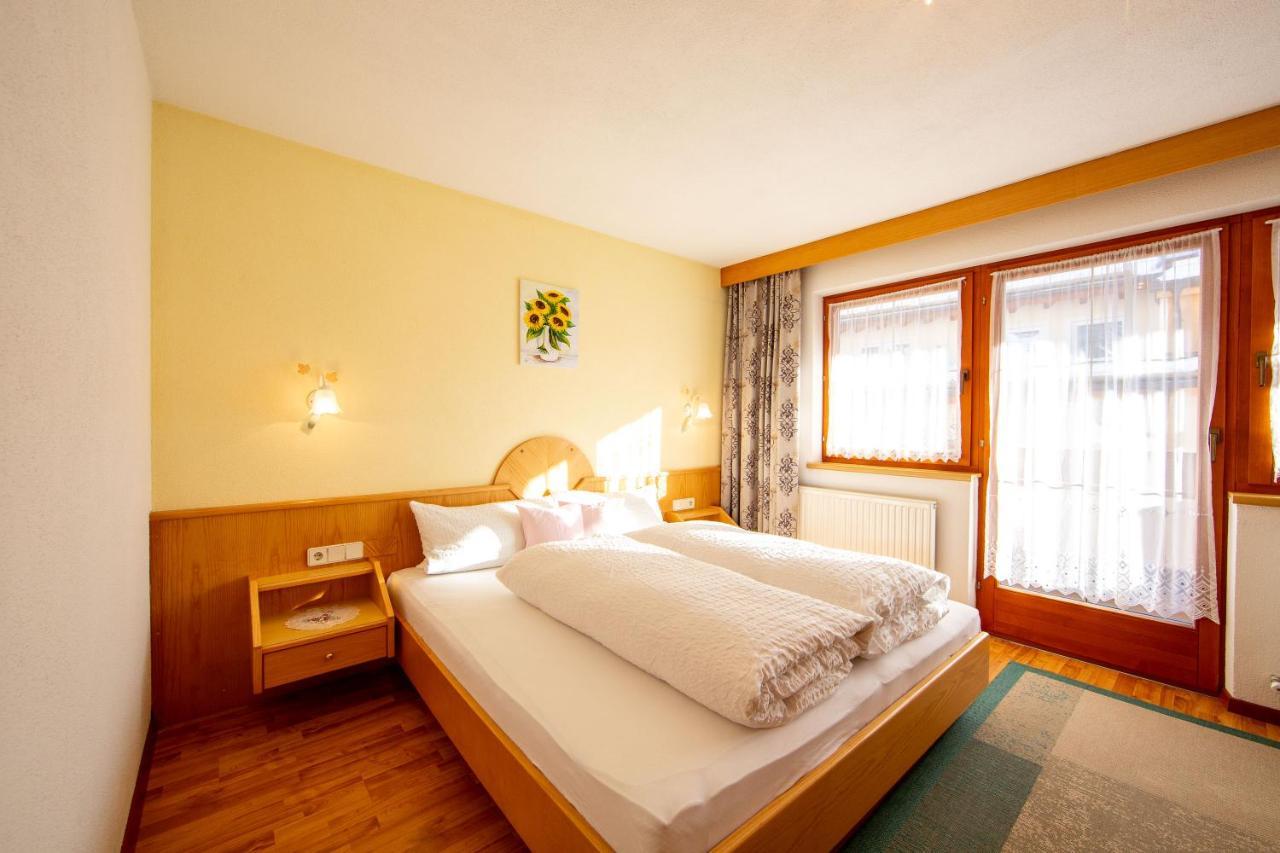 Pension Alpenrose แซร์เฟาส์ ภายนอก รูปภาพ