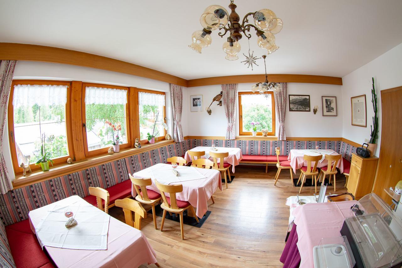 Pension Alpenrose แซร์เฟาส์ ภายนอก รูปภาพ